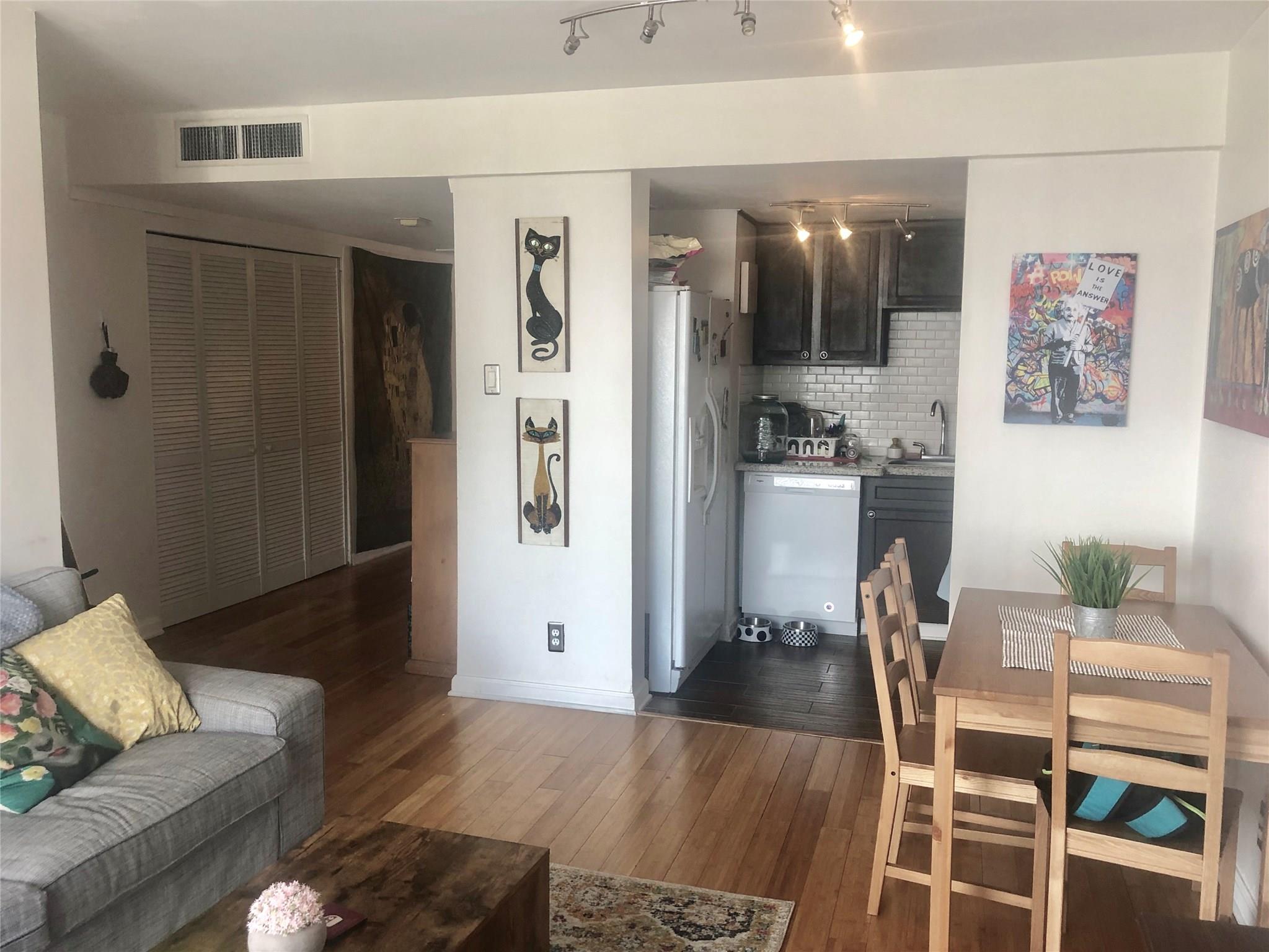 2016 Main St Street 1511