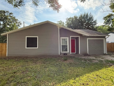 Photo of 5109 Maywood Drive, Houston, TX 77053 (MLS # 14176732)