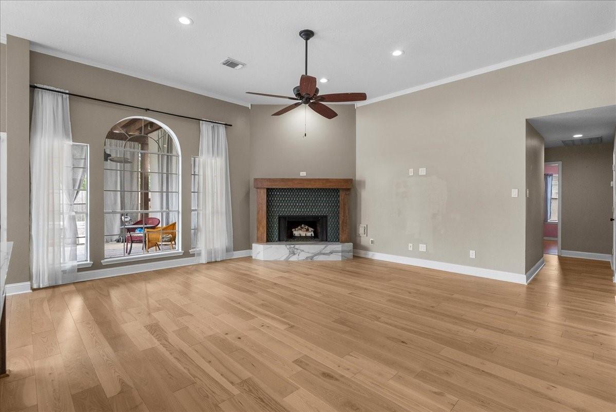 3925 Larkspur Street