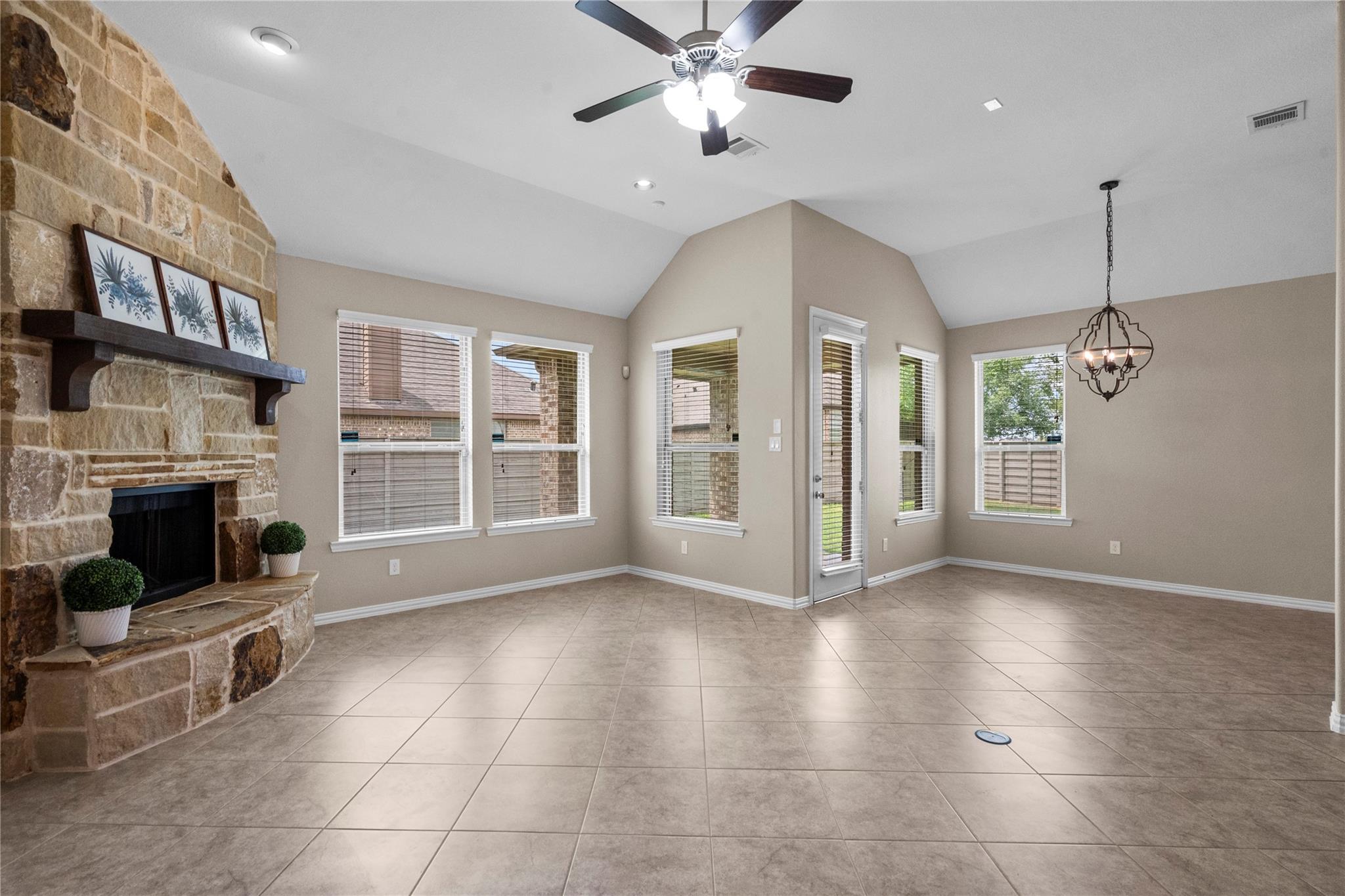 4423 Willow Crest Lane