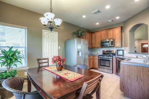 Homes For Rent - 66 W Spindle Tree Circle<br/> Montgomery County, The Woodlands, TX 77382