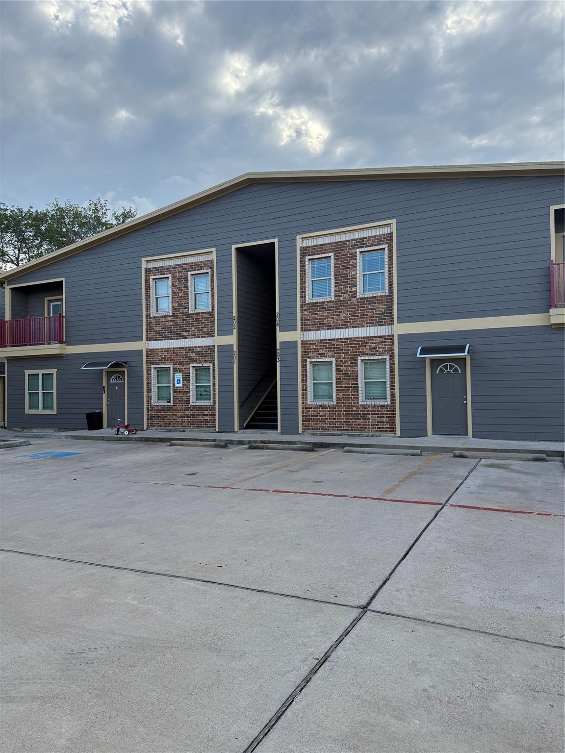 716 Kolb Road Road 204