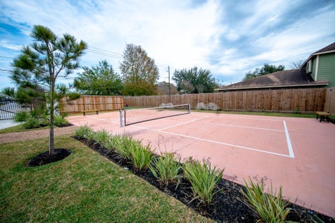 Tiny photo for 7611 Victory Reserve Street, Houston, TX 77088 (MLS # 57714037)
