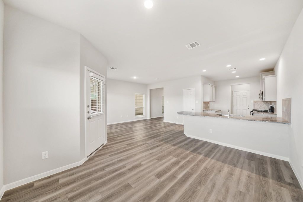 Photo of 831 Red Oakland Drive, Houston, TX 77090 (MLS # 76146596)