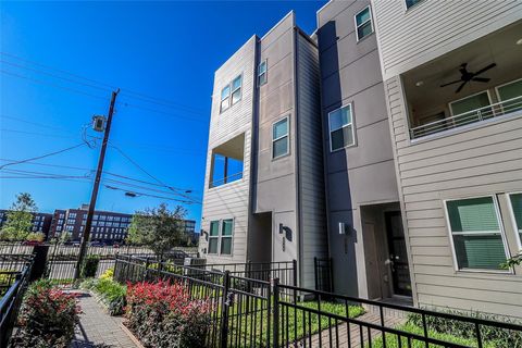 Photo of 2745 Clinton Drive, Houston, TX 77020 (MLS # 79512629)