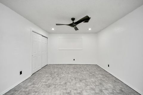 Tiny photo for 5758 Heron Drive, Houston, TX 77033 (MLS # 39268594)