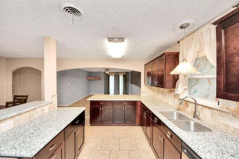 Tiny photo for 5758 Heron Drive, Houston, TX 77033 (MLS # 39268594)