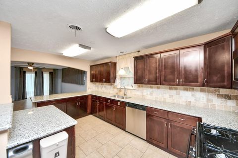 Tiny photo for 5758 Heron Drive, Houston, TX 77033 (MLS # 39268594)