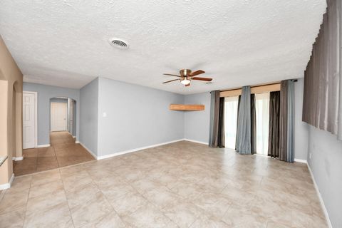 Tiny photo for 5758 Heron Drive, Houston, TX 77033 (MLS # 39268594)