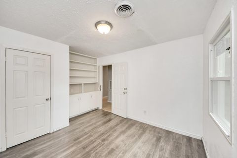 Tiny photo for 5758 Heron Drive, Houston, TX 77033 (MLS # 39268594)