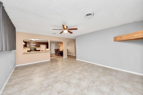 Tiny photo for 5758 Heron Drive, Houston, TX 77033 (MLS # 39268594)