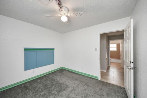 Tiny photo for 5758 Heron Drive, Houston, TX 77033 (MLS # 39268594)