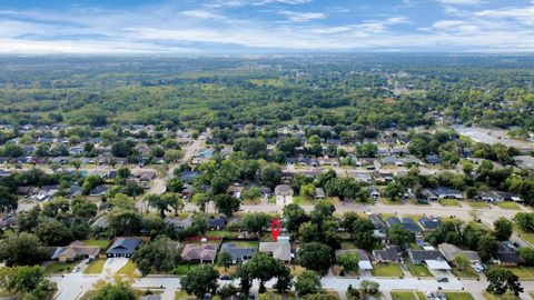 Tiny photo for 5758 Heron Drive, Houston, TX 77033 (MLS # 39268594)