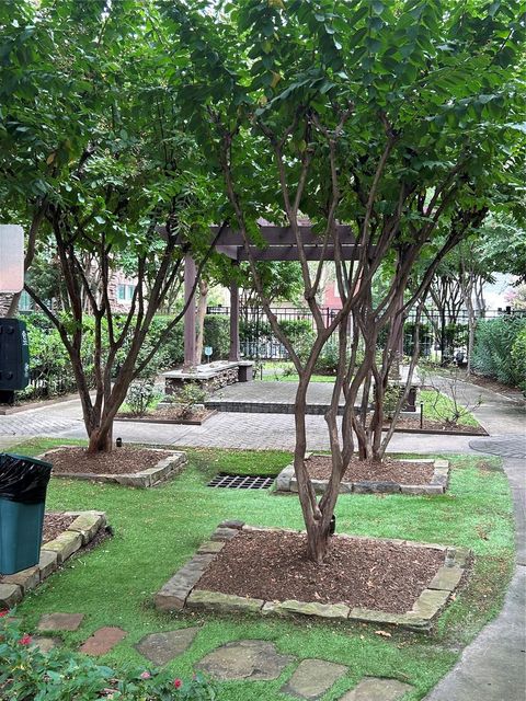 Tiny photo for 1049 W 22nd Street #H, Houston, TX 77008 (MLS # 89091550)
