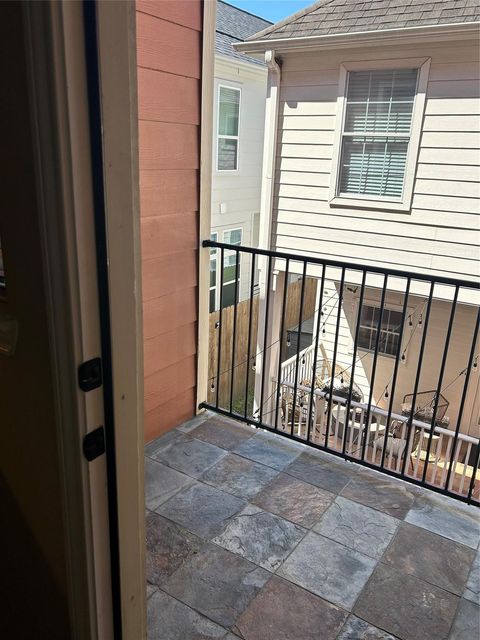 Tiny photo for 1049 W 22nd Street #H, Houston, TX 77008 (MLS # 89091550)