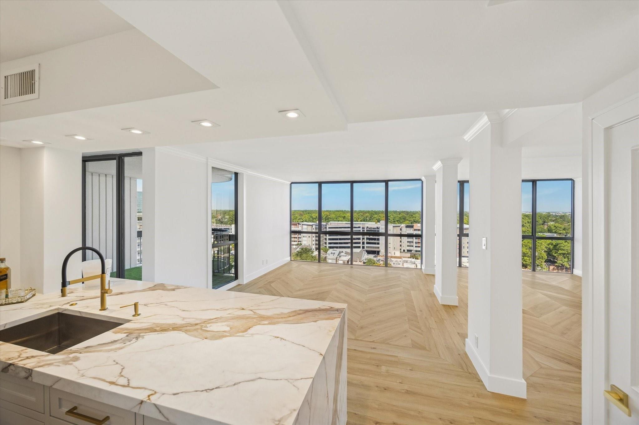 5001 Woodway Drive 1305