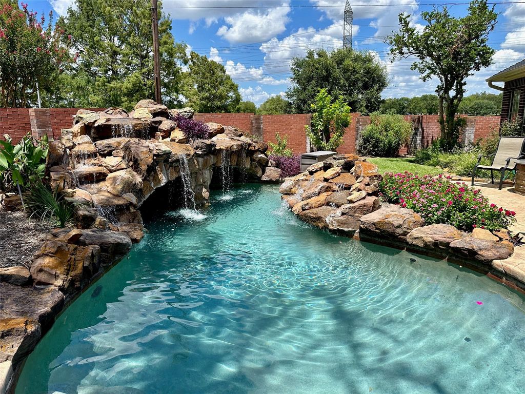 Photo of 7002 Greatwood Trails Court, Sugar Land, TX 77479 (MLS # 79179738)