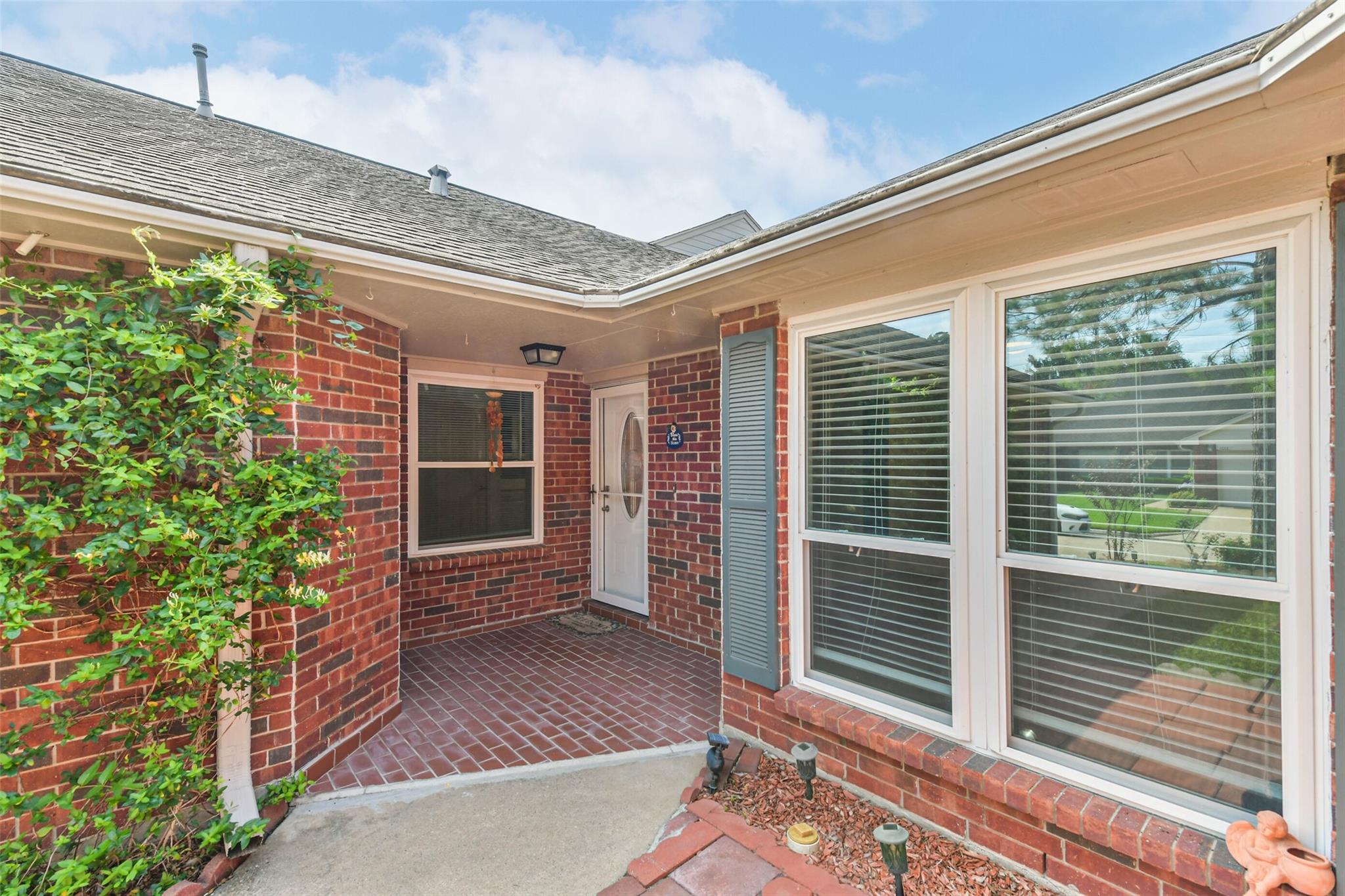3327 S Country Meadows Lane