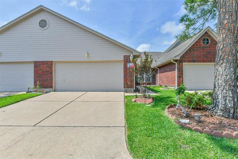 Photo of 3327 S Country Meadows Lane, Pearland, TX 77584 (MLS # 97919953)