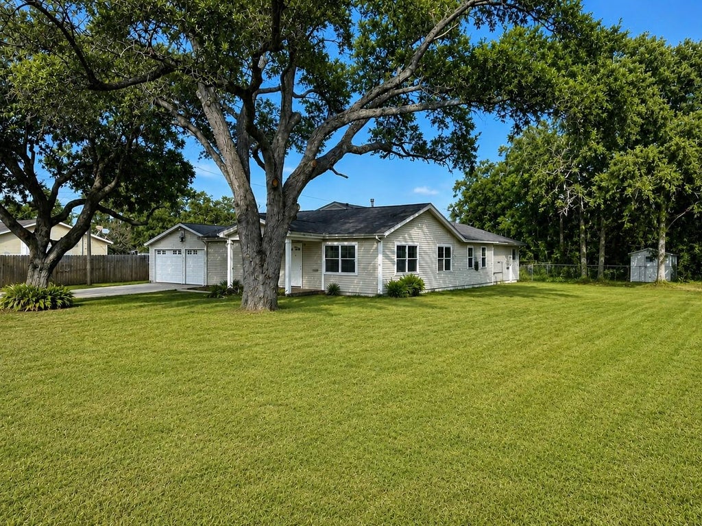 Photo of 4701 Cherry Street, Santa Fe, TX 77517 (MLS # 10769839)