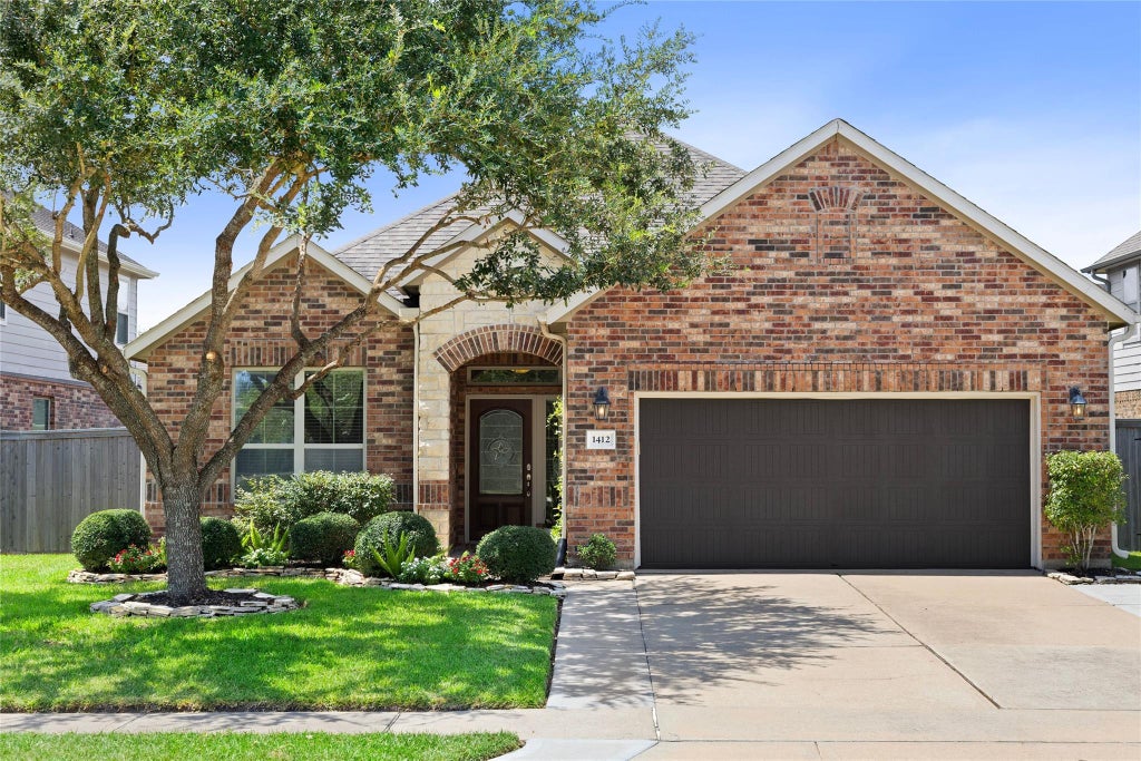 Photo of 1412 Copper Ridge Lane, Pearland, TX 77581 (MLS # 77462340)