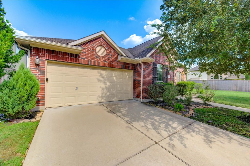 Photo of 5530 Mangrove Creek Lane, Sugar Land, TX 77479 (MLS # 91273992)
