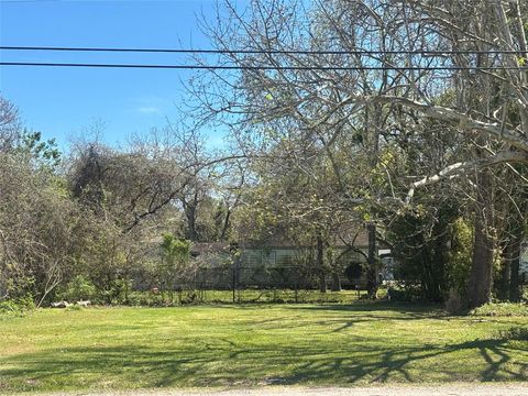 Vacant Land For Sale - 908 Chestnut Street<br/> La Marque, TX 77568