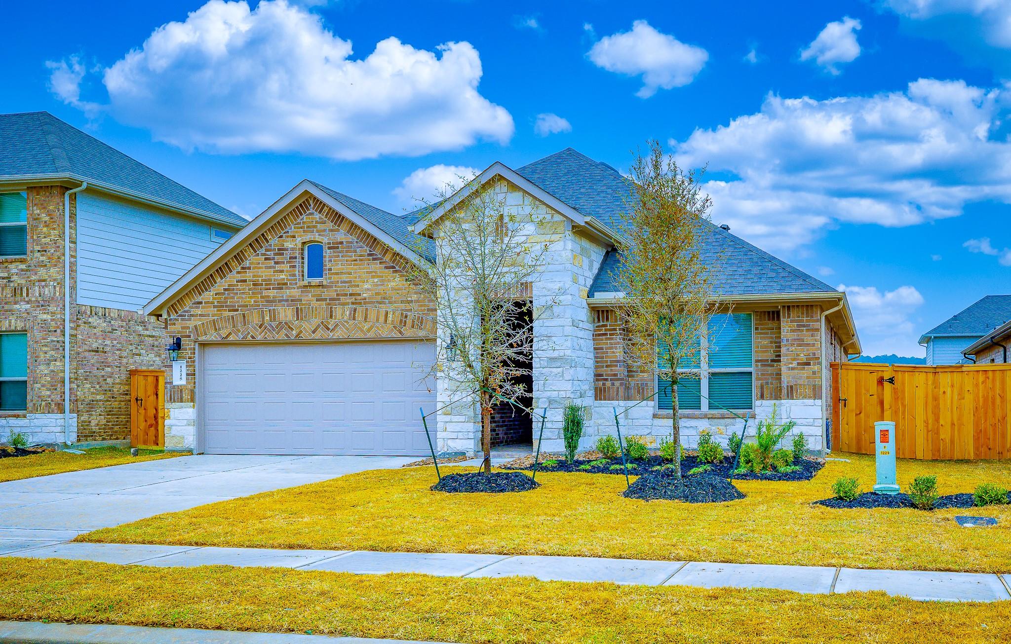 1225 Antelope Passing Dr