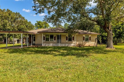 Photo of 302 Channelview Drive, Anahuac, TX 77514 (MLS # 40386497)