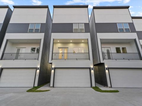 Photo of 6631 Katarani Drive Dr, Houston, TX 77091 (MLS # 3980499)