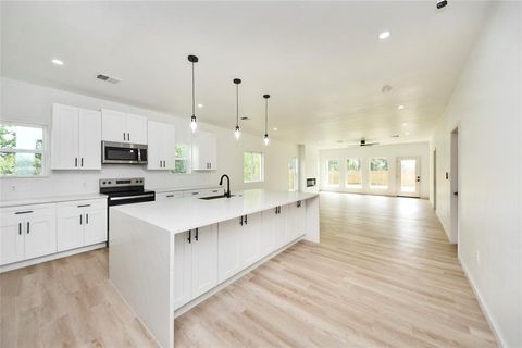 Photo of 600 Road 5105, Cleveland, TX 77327 (MLS # 97071878)