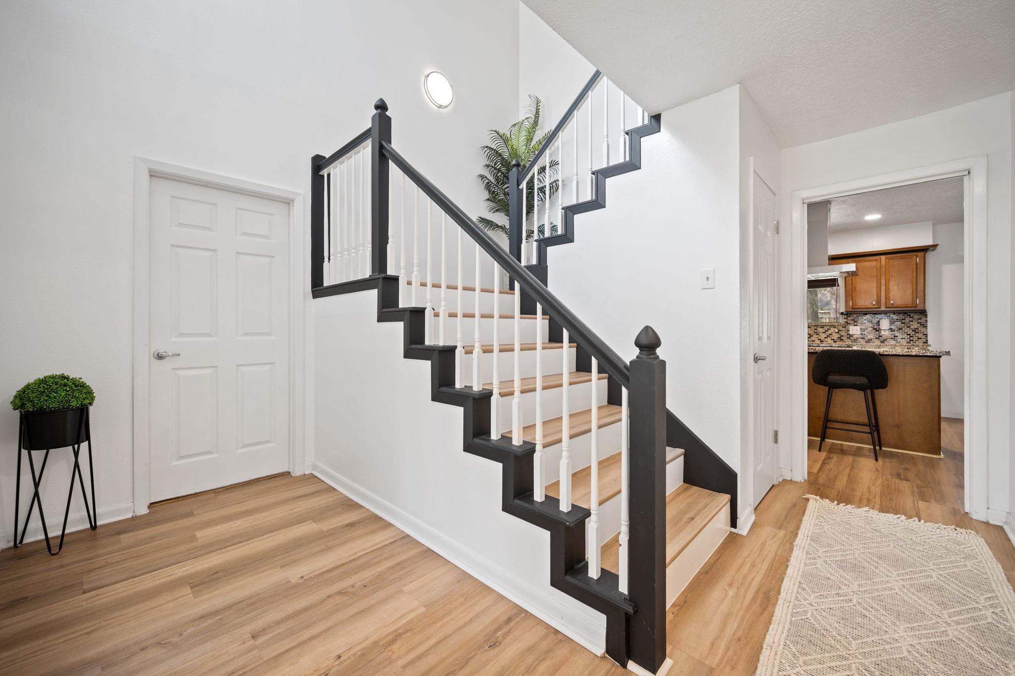 14907 Oak Bluff Court