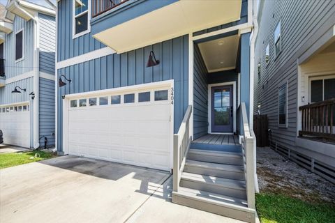 Photo of 3404 Castor Street, Houston, TX 77022 (MLS # 28952613)