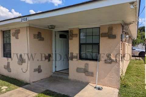 Photo of 2908 Wipprecht Street, Houston, TX 77026 (MLS # 43651622)