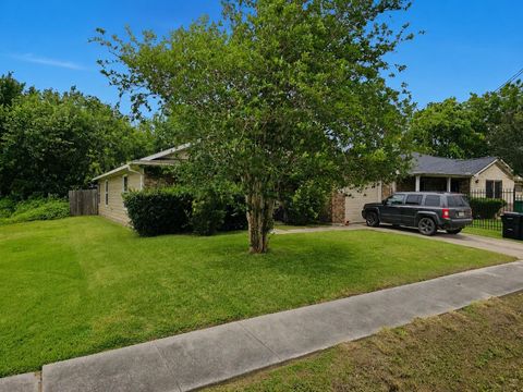 Tiny photo for 8121 Livingston Street, Houston, TX 77051 (MLS # 30872542)