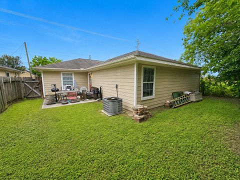 Tiny photo for 8121 Livingston Street, Houston, TX 77051 (MLS # 30872542)