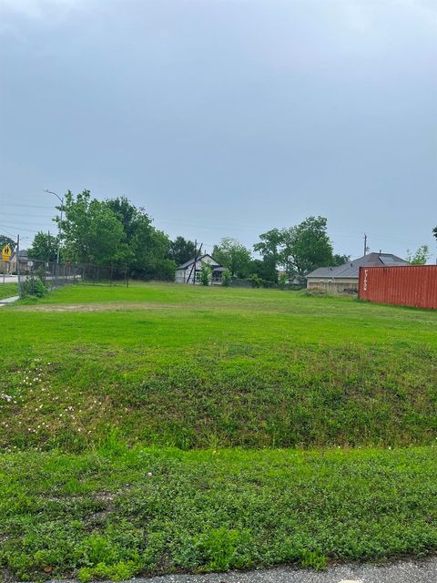 Photo of 8405 Woodward Street, Houston, TX 77051 (MLS # 82090321)