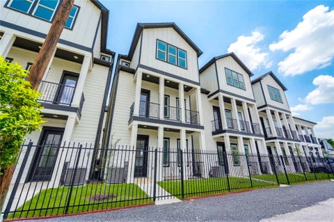 Photo of 1518 Winter Street, Houston, TX 77007 (MLS # 45618200)