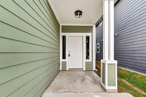 Tiny photo for 716 Zoe Street, Houston, TX 77020 (MLS # 96826217)