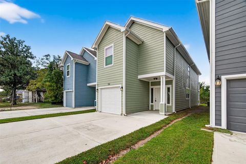 Tiny photo for 716 Zoe Street, Houston, TX 77020 (MLS # 96826217)
