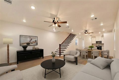 Tiny photo for 716 Zoe Street, Houston, TX 77020 (MLS # 96826217)