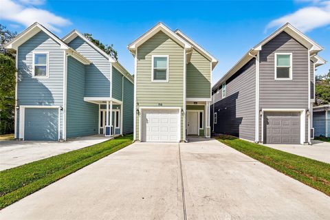 Photo of 716 Zoe Street, Houston, TX 77020 (MLS # 96826217)