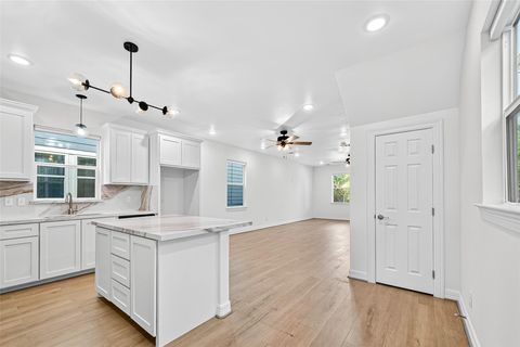 Tiny photo for 716 Zoe Street, Houston, TX 77020 (MLS # 96826217)