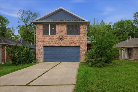 Photo of 24407 Strong Pine Drive, Houston, TX 77336 (MLS # 71095233)