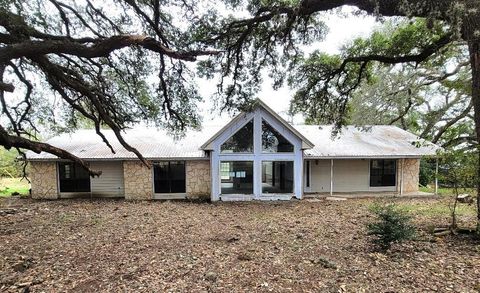 Photo of 1046 Lutonsky Road, Fayetteville, TX 78940 (MLS # 78047721)
