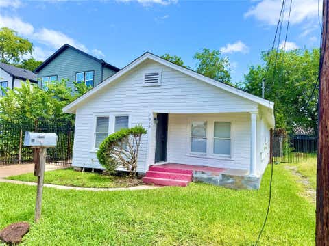 Photo of 1323 E 35th Street, Houston, TX 77022 (MLS # 58591656)