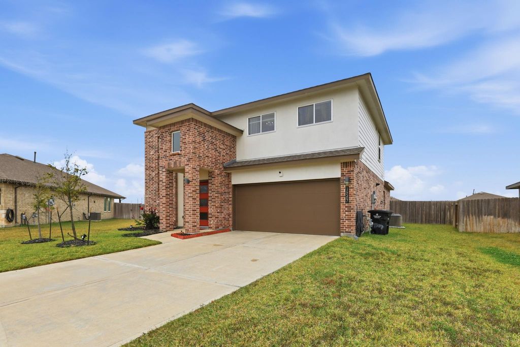 Photo of 14507 Rain Tree Drive, Baytown, TX 77523 (MLS # 30967732)