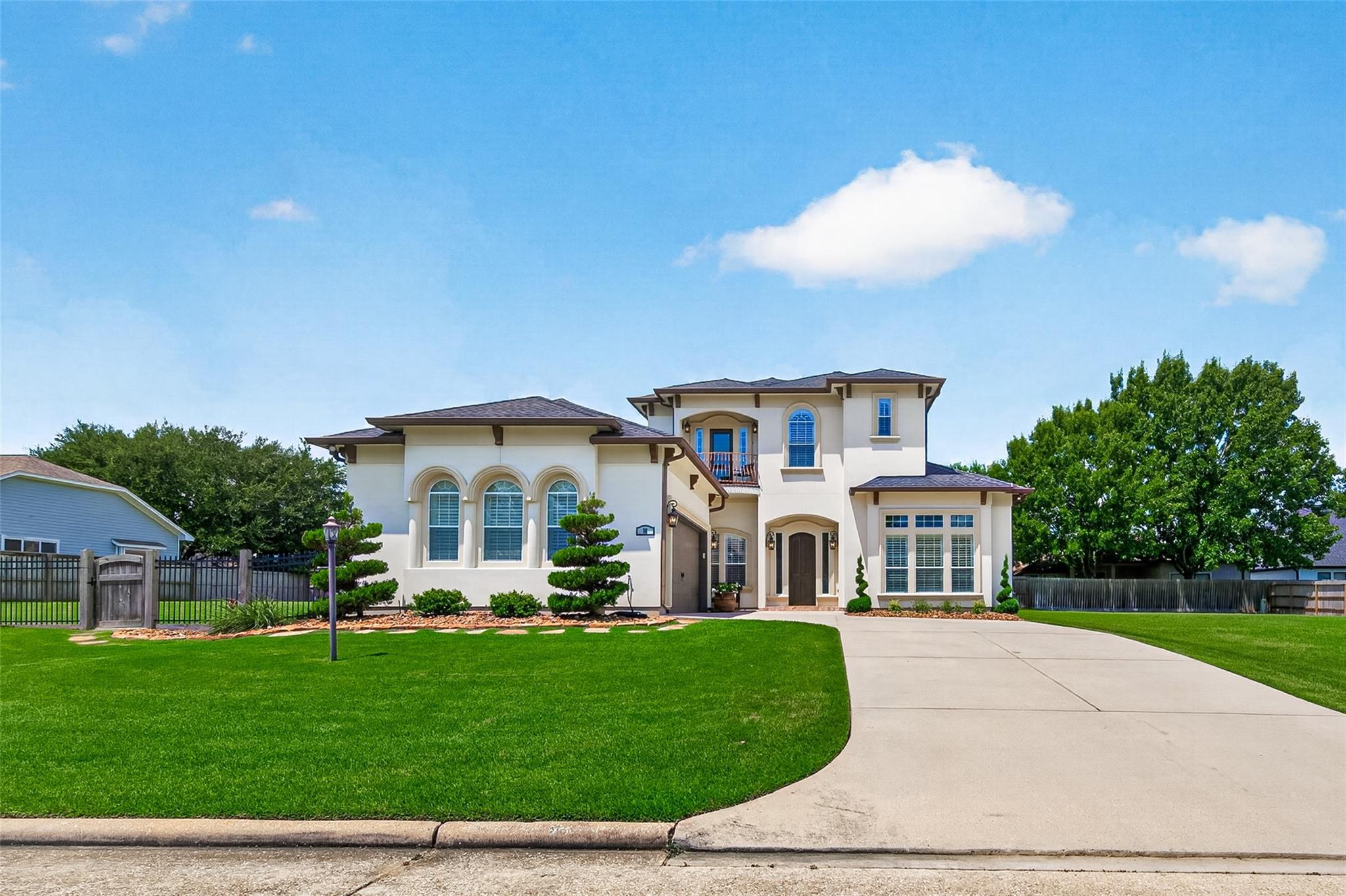 90 Wyndemere Drive