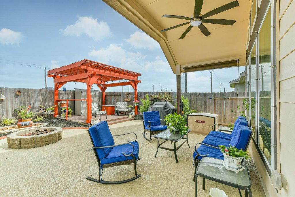 Photo of 4623 Painted Bunting Lane, Baytown, TX 77521 (MLS # 37700656)