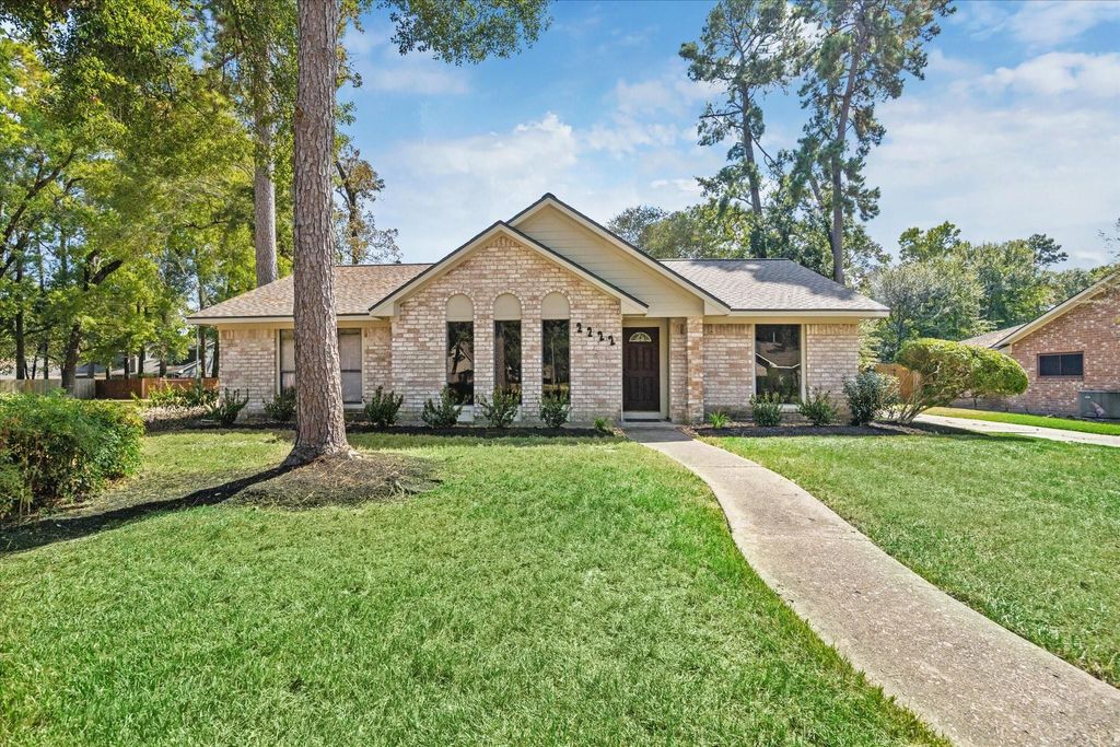 Photo of 2222 Oak Shores Drive, Kingwood, TX 77339 (MLS # 35721839)